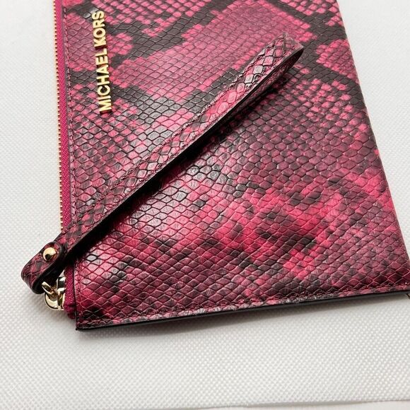 Michael Kors Jet Set Python Print Crimson Red Black Leather Wristlet $158 NWOT - Picture 3 of 12